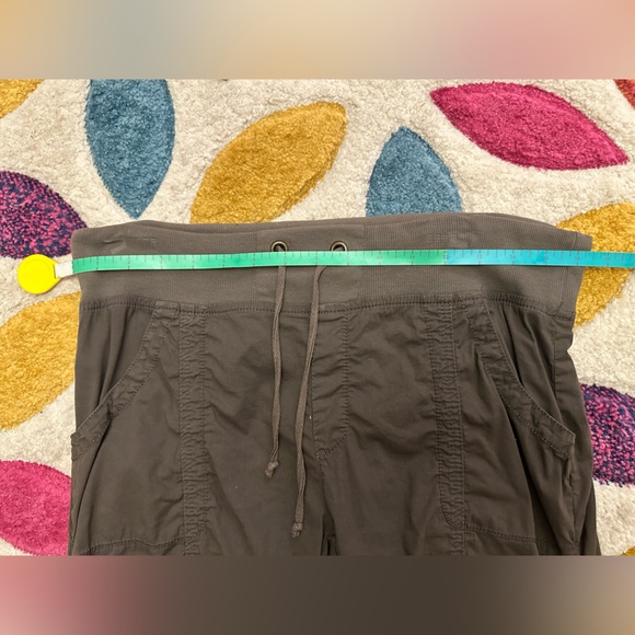 Army Green Ruched Capris - Picture 4 of 5